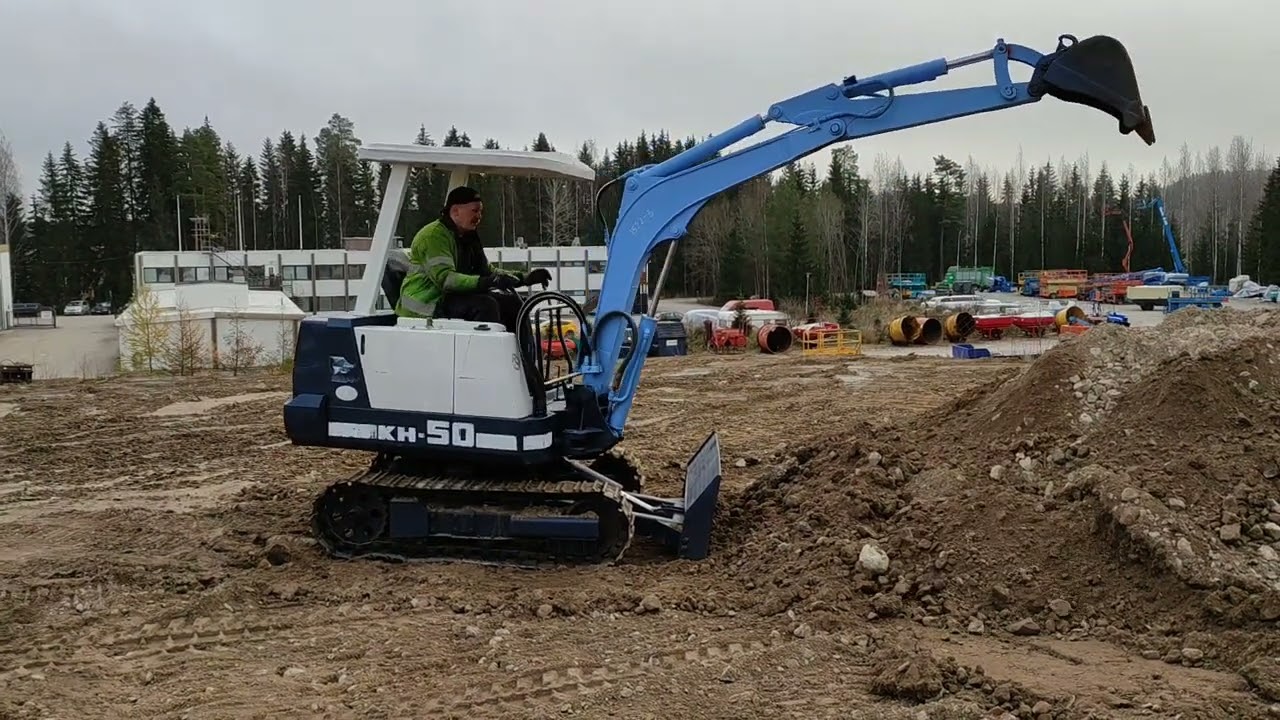 Kubota KH50 - YouTube