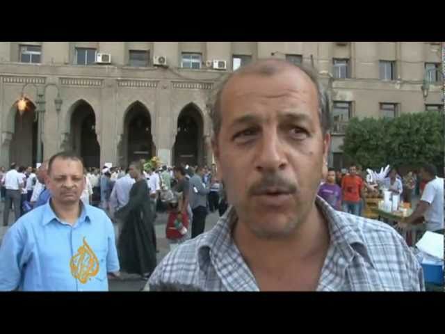 يطالب المتظاهرون المصريون بإنهاء حكم الجيش
