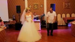танец невесты Ирины с отцом