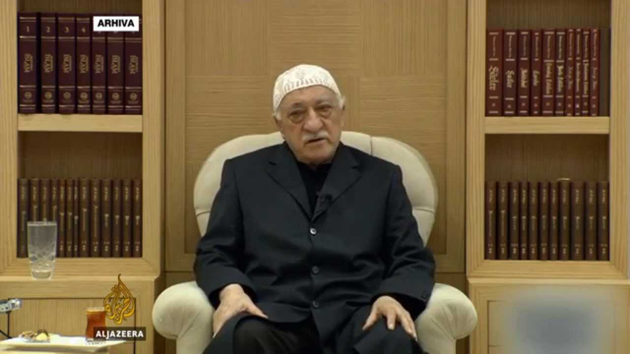 يسعى المدعون الأتراك إلى اعتقال غولن