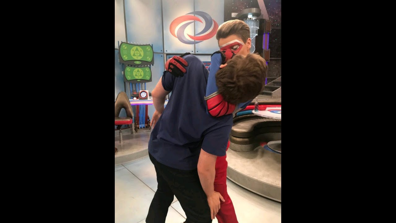 Jace Norman Kisses Sean Ryan Fox 14 September 2017 Youtube