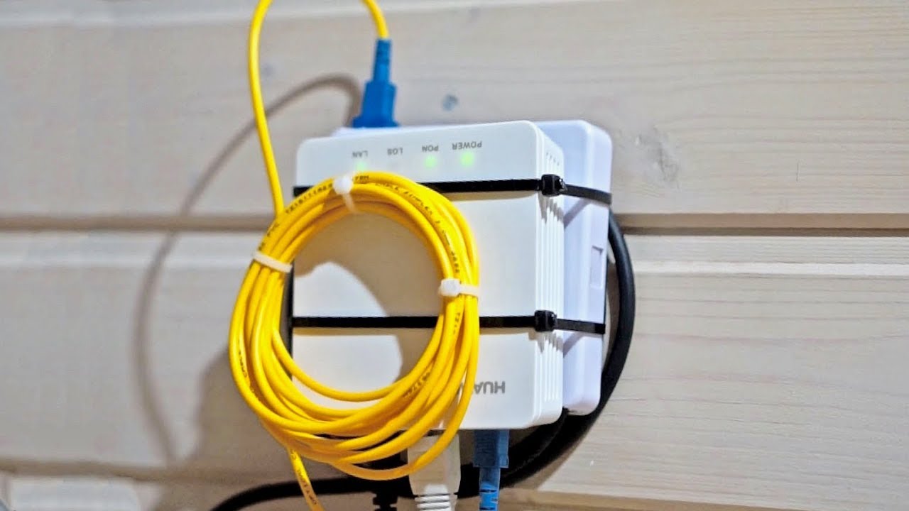 Интернет кабель для дома. Оптический кабель GPON Ростелеком. Оптоволоконный кабель для интернета Ростелеком в частный дом. Оптический кабель лапша для GPON. Интернет в частный дом технология GPON.