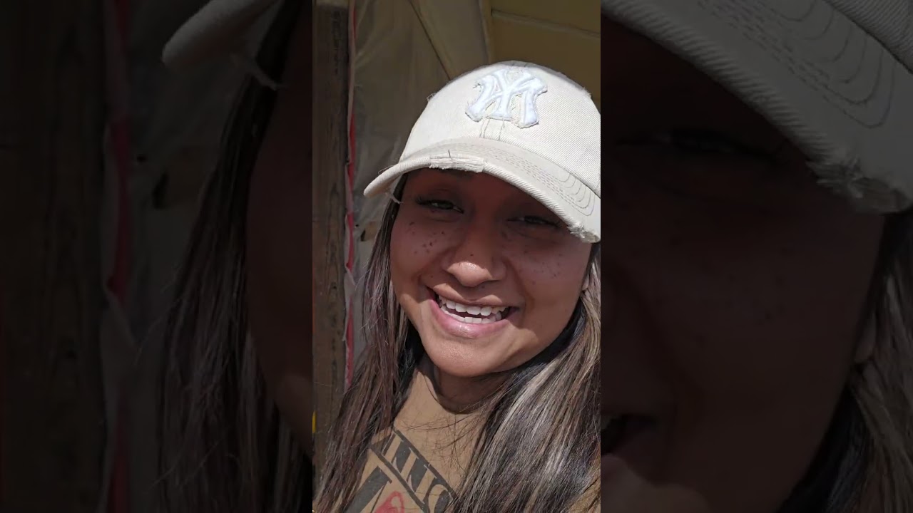 Vamonos a alimentar y a limpiar mis gallinero.  #gallinas  #mividadiaria #Wednesday #chickens 