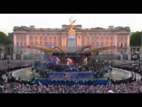 Delilah - Tom Jones - Queen Elizabeth's Diamond Jubilee