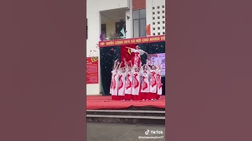 Tiết mục múa văn nghệ giai điệu tuổi hồng của các e học sinh