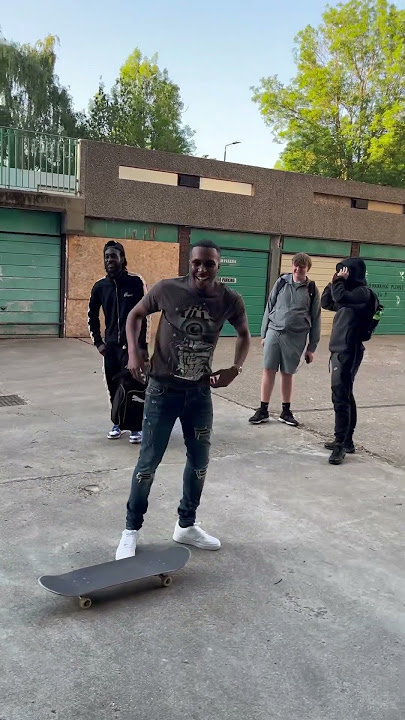 It’s CLEAR to see Siru can’t skateboard for SH*T 🤣