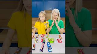 Intuition Family Game 🍬🍫😮🤗 #intuitionchallenge #funnyfamilygames #challenge #shorts
