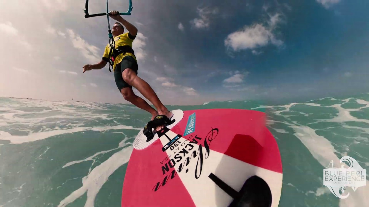 QATAR Kitesurfing & Blue Foiling Christmas 2018 YouTube