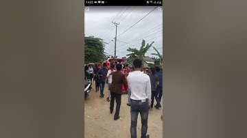 Rước cô dâu bằng xe máy cày. Đám cuới có 1 không 2 hót nhất Việt Nam