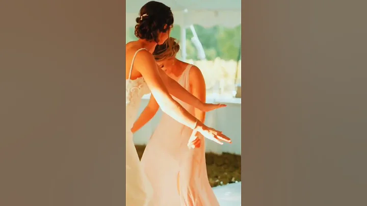 bridesmaids throwing down on the #dancefloor #weddingfilm #bridesmaids