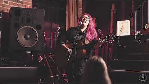 Melody Walker | Listen Sister (Live at Pitch Studi...