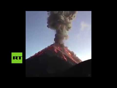 El volcán de Fuego en Guatemala entra en erupción por segunda vez en 2018