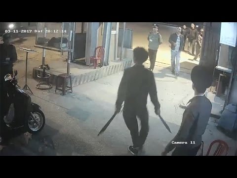 Video Thích khách Nghệ An mang song kiếm truy đuổi nhân viên... - youtube