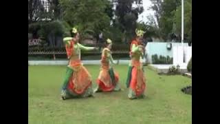 Tari Jaipong Lagu Tablo Naek Kukupu - Putri Munggaran Bandung