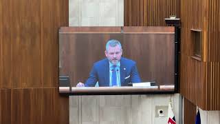 Hádka v parlamente: Pellegrini vypína rečníkov, nesúhlasia s rokovaním do polnoci