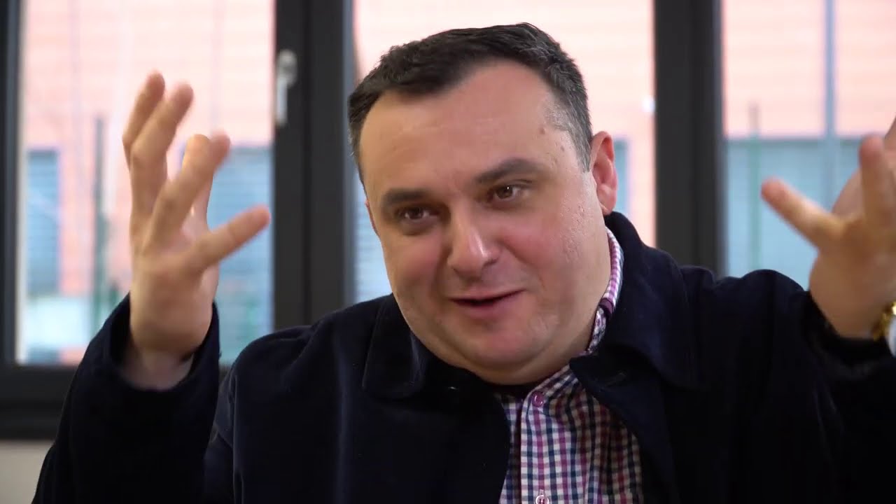 Fostul primar se angajează - MIRCEA BRAVO