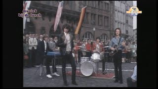 The Doors - Hello i love you ( Original Footage 1968 )