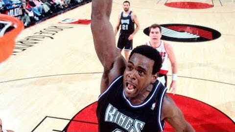 SECONDARY BALL-HANDLER NBA 2K22 Next Gen CHRIS WEBBER build