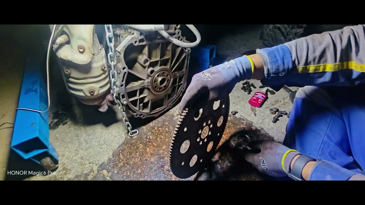 #كامري_2006 تحويل من عادي إلى أوتوماتيك😱😱 (1)