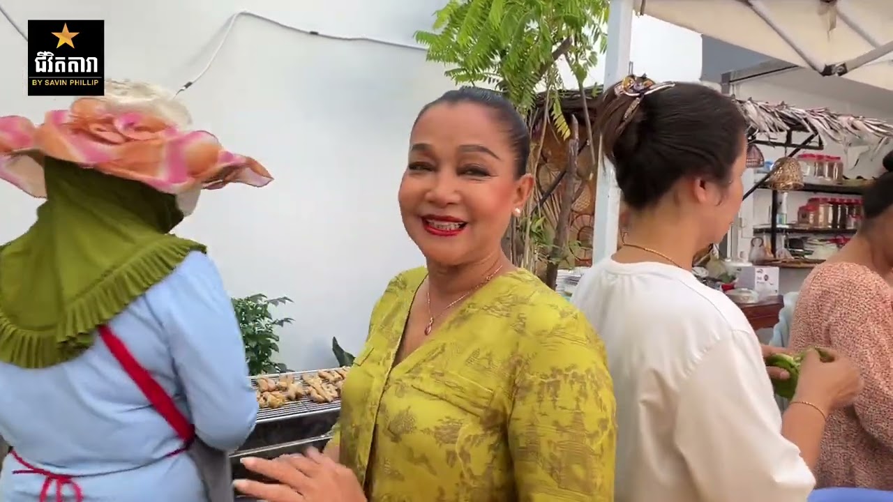 ច័ន្ទ តារាទី ចំអិនអាហារឆ្ងាញ់ៗជូនតារាល្បីៗ