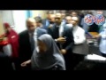 وزير الصحة لسيدة مسنه طلباتك
