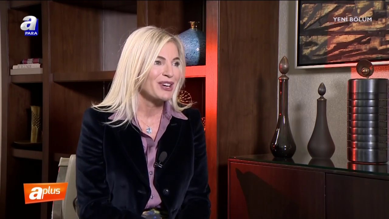 Cemiyet Hayatinin Onemli Ismi Mine Kalpakcioglu Ile Cok Ozel Roportaj Youtube