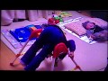弟のおもちゃで前回りをした。Played forward roll on the bars with my brother's toy.