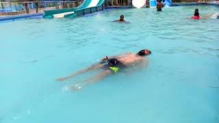 Swimming Free Floating Tutorial, terna sikhe or Jaan bachi so lakho paye by Naviman 66 views 1 year ago 15 seconds