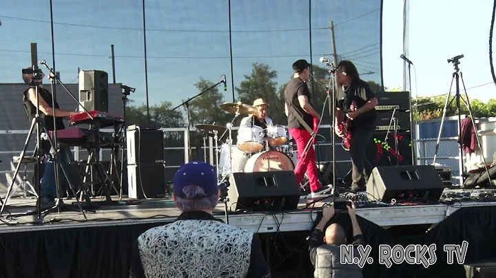 Peter Baron Band Tribute to Mountain with Corky La...