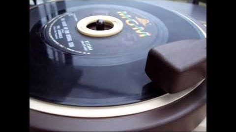 Servicing an Audiotronics record player