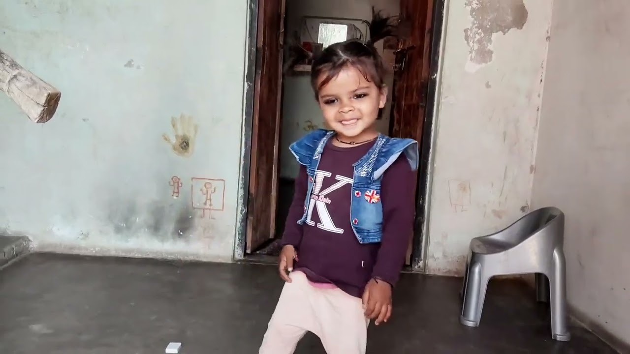 Aaj mene🫅 banayi gudiya 🧑 ki 2 choti 🤭