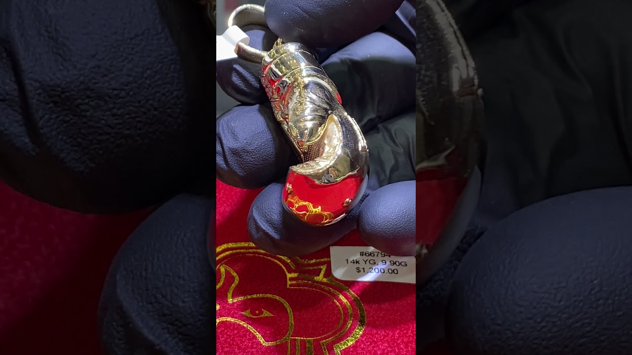 TraxNYC Review: 14K Gold Large MMA Boxing Glove Pendent 