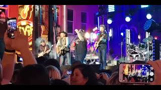 Brooks & Dunn - Brand New Man - w/ Luke Combs - CMT Crossroads taping, Broadway, Nashville 5/6/19