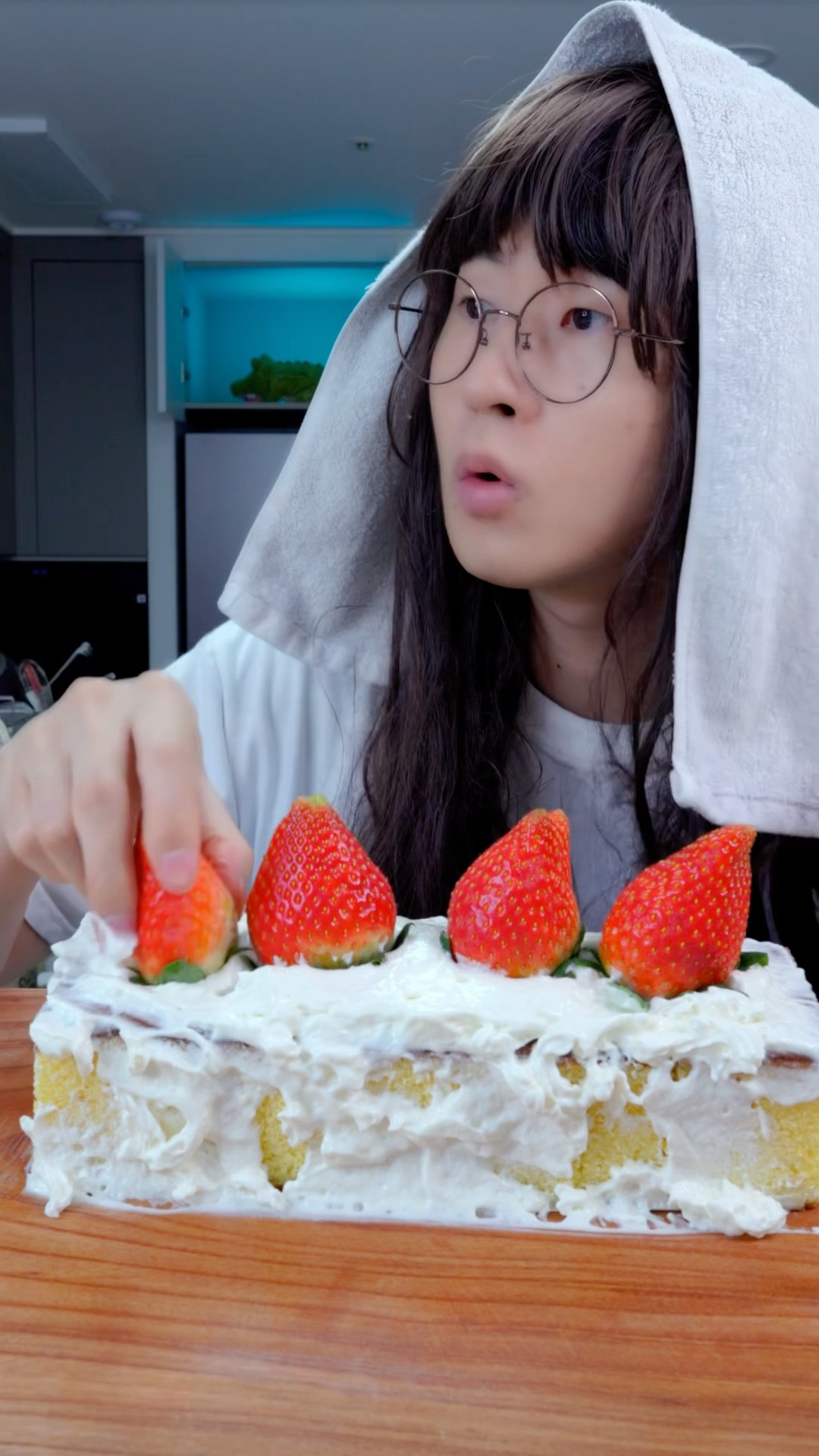 How to make Strawberry Nutella Cake