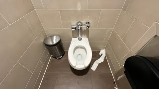 H-E-B Women’s Restroom