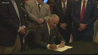 South Carolina governor signs bill that exempts military retiree pay taxation