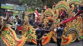 Pecah!!! Kehebohan Kereta Pangeran Soengenep yang sambangi Solo Batik Carnival ke14 Hastha Sawanda