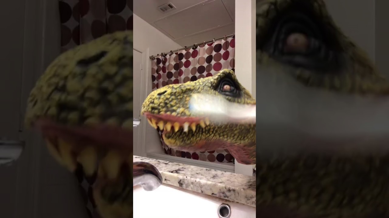 DINOSAUR PUPPET CLEAN HIS TEETH !!! - YouTube