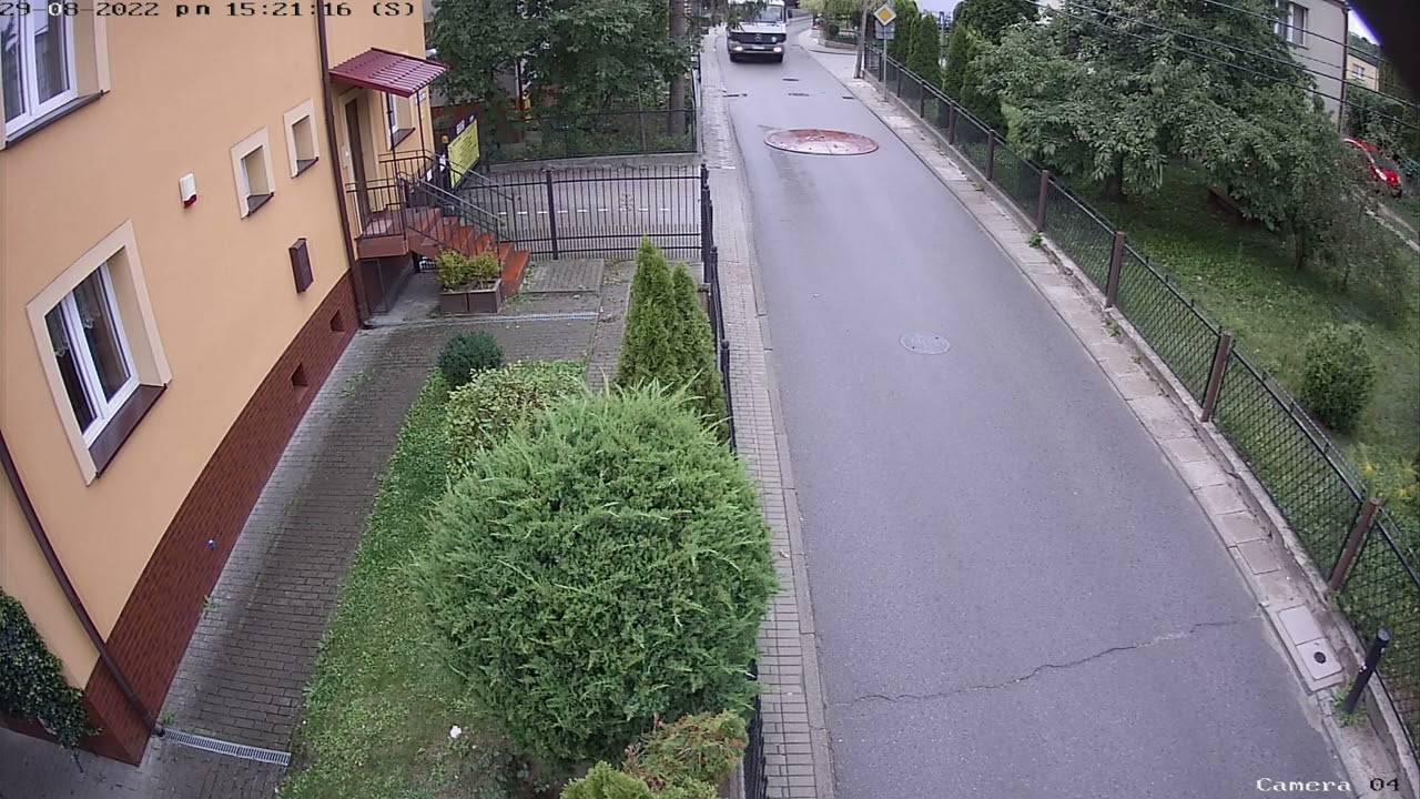 Gdańsk Niebezpieczna Cedrowa 29.08.2022 betoniarka łamie zakaz 3,5t. 