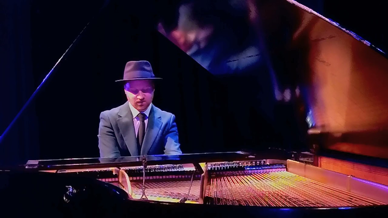 Irish Medley - Piano Man Tom