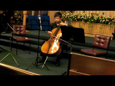 Jacky Siu plays Flight of the Bumble Bee - Ali concert, Age 13, 12th Dec 2009.MP4