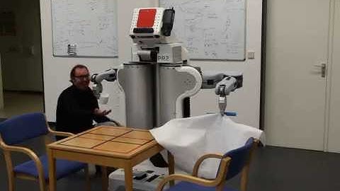 Tablecloth thwarts PR2