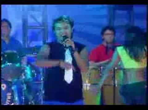 Watch the video for Mi diosa coronada
