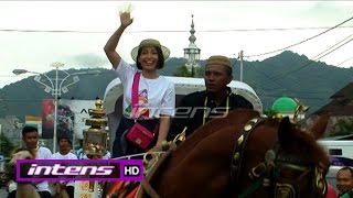 Euforia Warga Sambut Ayu Dewi di Kampung Halaman Sang Suami  - Intens 30 September 2016