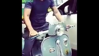 Kaka Slank Naik Vespa