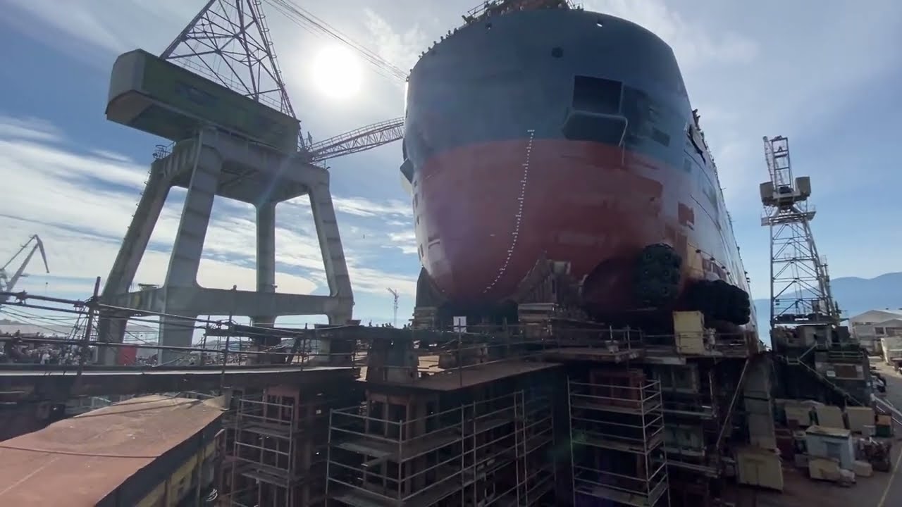 Svečano porinuće broda Gradnja 527 u brodogradilištu 3. maj