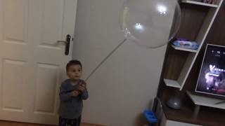 Halis'e YENİ Oyuncak Işıklı Balon Aldık - Eğlenceli Çocuk Videosu Resimi
