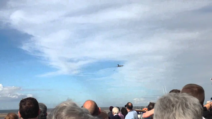 XH558 Vulcan bomber last ever flyby in Wales at the Rhyl Airshow 29/8/2015