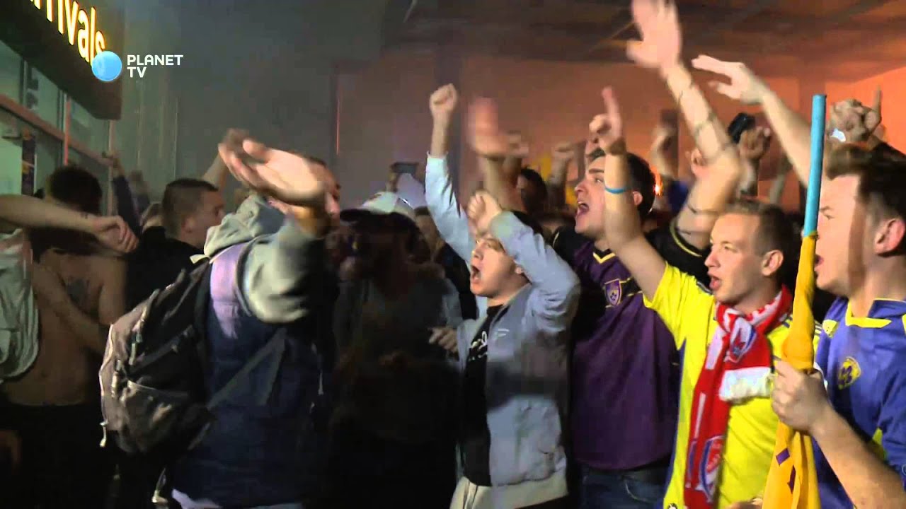 Z navijači smo na letališču pričakali mariborske nogometaše