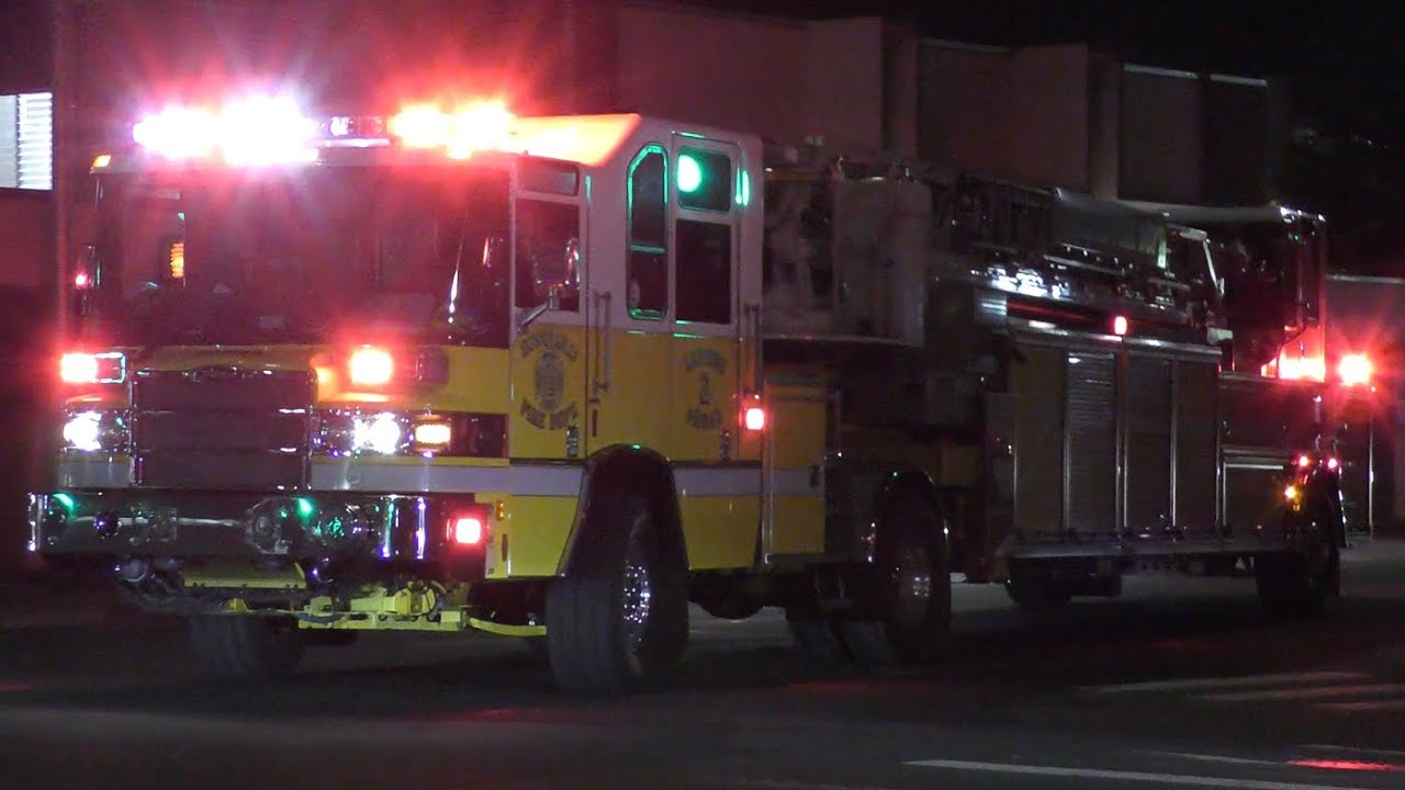 Honolulu Fire Dept. Ladder 2 Responding - YouTube